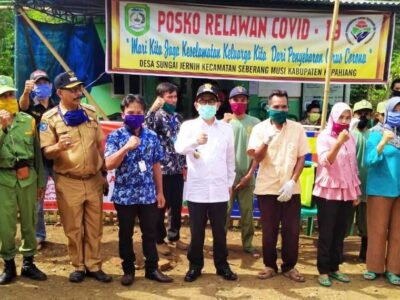 Bupati Hidayat Tinjau Posko Covid-19 Desa Sungai Jernih