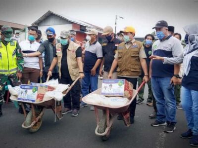 Pemkot Ubah Kebijakan, Tak Seluruh Warga Kota Dapat Beras dan Mie