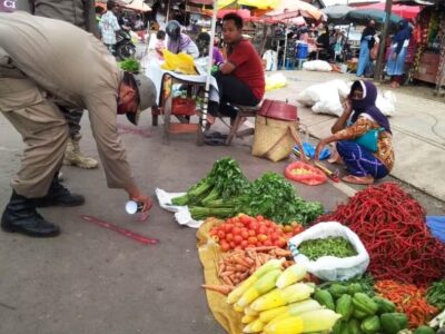 Kasus Covid-19 Meningkat, Pedagang dan Pembeli Diminta Jaga Jarak
