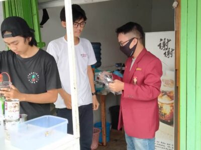 IMM Bengkulu Berbagi Masker untuk Pedagang Takjil