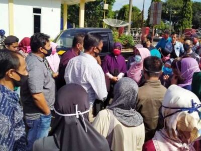 Gelar Aksi Protes, Emak-Emak Minta Penyaluran Dana BLT Tepat Sasaran