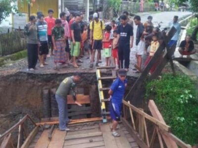 Jembatan Ambruk, Empat Desa di Seluma Terisolasi