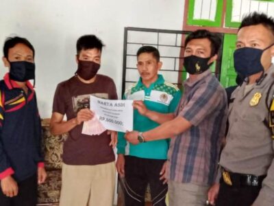 Pemdes Kayu Ajaran Serahkan BLT Dana Desa Tahap III