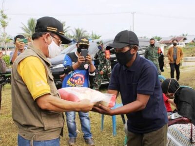 Warga Terdampak Banjir di Mukomuko Terima Bantuan Pemprov