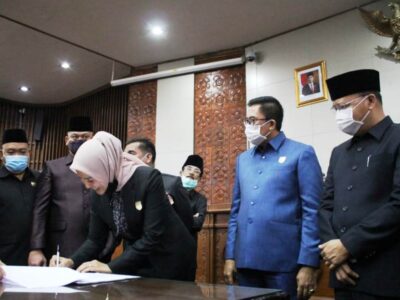 Raperda Pertanggungjawaban Pelaksanaan APBD TA 2019 Ditetapkan Menjadi Perda