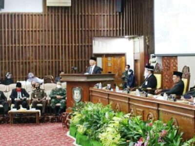 Paripurna DPRD Provinsi Bengkulu, BPK Serahkan LHP Atas LKPD Pemprov TA 2019
