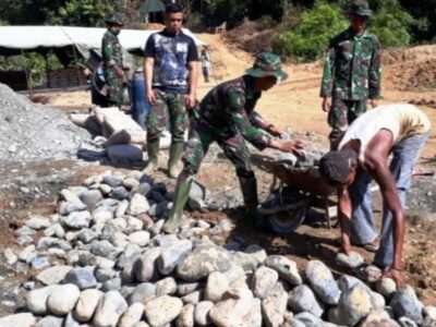 Tak Kenal Libur, Satgas TMMD 108 Kodim 0105/Abar Tancap Gas Terus Bekerja