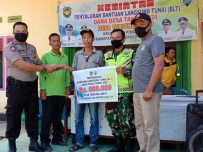 Penyaluran BLT Tahap II Desa Tanjung Aur II Berjalan Tertib dan Lancar