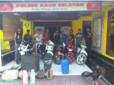 Polisi Gerebek Sarang Judi Sabung Ayam, Barang Bukti Berhasil Diamankan