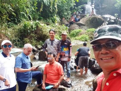 Bupati Ferry Kunjungi Wisata Air Terjun Cuup Pesuk
