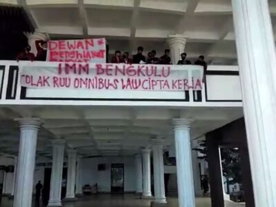 Aksi IMM Bengkulu di Gedung DPRD: Tolak Omnibus Law, RUU HIP Hingga Masalah BPJS