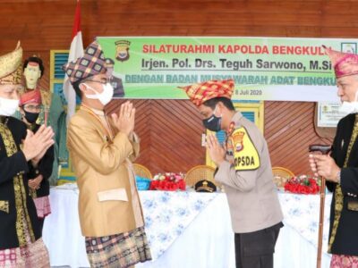 Kapolda Teguh Sarwono jadi Masyarakat Kehormatan Adat Bengkulu