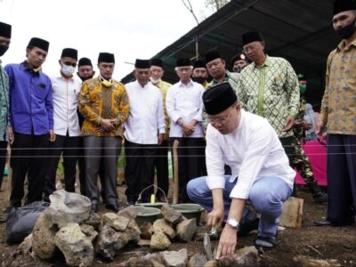 Gubernur Letakkan Batu Pertama Pembangunan Ponpes di Rejang Lebong