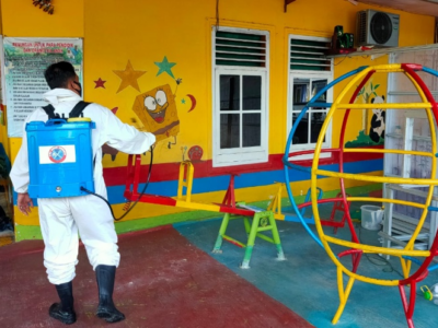 Tekan COVID-19, Satgas Aman Nusa Terus Lakukan Penyemprotan Disinfektan