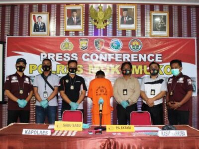 Tangkap RJ, Polres Mukomuko Dapati BB 25 Paket Sabu dan 2 Bungkus Ekstasi