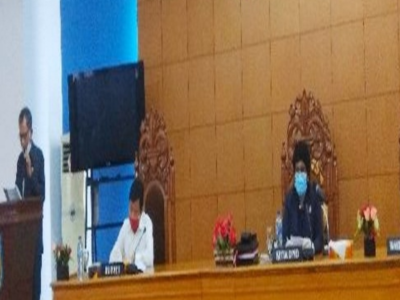 Paripurna DPRD BU Pendapat Akhir Fraksi Terhadap Raperda Nomor 14 Tahun 2016