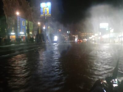 Warga Kota Bengkulu Dikepung Banjir hingga Ketinggian 1 Meter