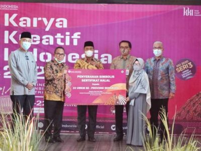 Bangkit di Tengah Pandemi, 22 UMKM Bengkulu Terima Sertifikat Halal