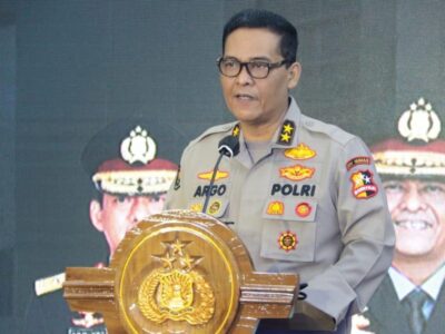 Polri Kirim Bantuan Tangani Gempa Sulbar, Personil hingga Ambulance