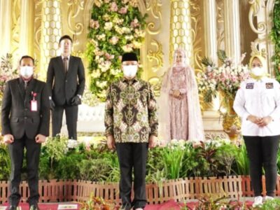 Vendor Pesta Pernikahan Gelar Simulasi dengan Prokes, Gubernur Perankan Tamu