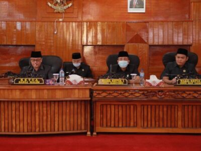 Rapat Paripurna DPRD Usulkan Pemberhentian Bupati & Wabup Bengkulu Selatan Periode 2016-2021
