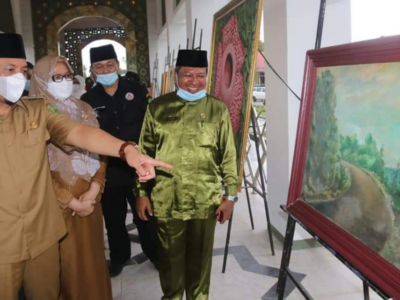 Pemkot Bengkulu Wadahi Karya Seniman Lukis di Alun-Alun Berendo