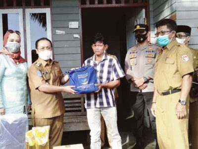 Hari Pertama Kerja, Bupati Sapuan Turun Lapangan Sambangi Korban Kebakaran
