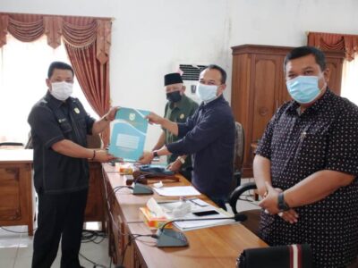 Hasil Pembahasan LKPJ Bupati dari Komisi Diterima Pimpinan DPRD Kepahiang
