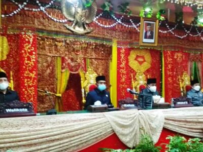 Rapat Paripurna, DPRD Kota Bengkulu Sahkan Empat Raperda