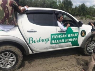 Yayasan Wakaf Bukan Kado Pernikahan UAS