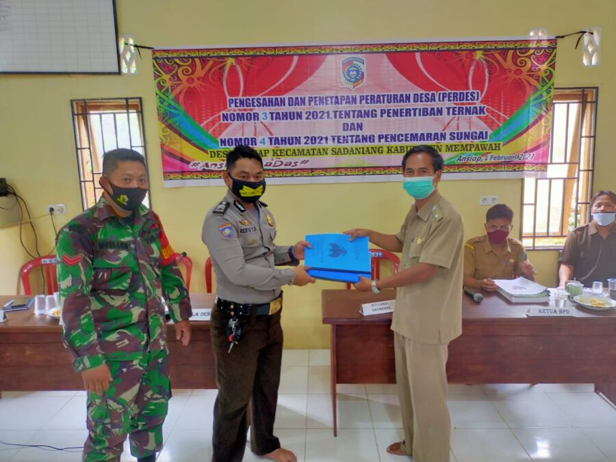 Babinsa Koramil Toho Hadiri Rapat Penyusunan Perdes Penertiban Ternak