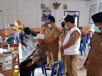 Cegah Covid-19, Pemkab Mukomuko Gelar Vaksinasi Massal untuk Lansia