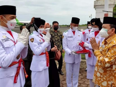 Sekda Hamka Sambut Kepulangan Dua Paskibraka Nasional Perwakilan Bengkulu
