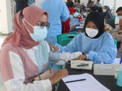 Masyarakat Bengkulu Antusias Ikuti Vaksinasi Merdeka