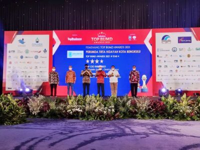 Pemkot Bengkulu Borong Penghargaan Top BUMD Awards 2021