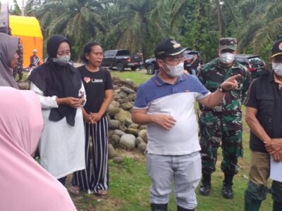Tinjau Kondisi Banjir, Bupati Sapuan Minta Warga Tetap Waspada