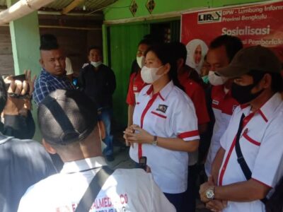 Bakti LIRA di Tengah Pandemi: Sosialisasi PPKM, Bagi Sembako hingga Ajak Masyarakat Vaksin