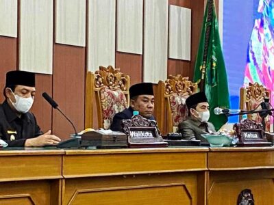 Rapat Paripurna, Wawali Dedy Sampaikan Nota Penjelasan Revisi Perda Retribusi IMB