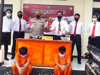 Dua Pemuda Sungai Rumbai Ditangkap Polisi saat Transaksi Sabu-Sabu
