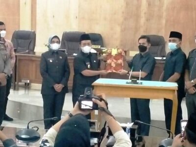 DPRD dan Pemkab Mukomuko Sepakati Raperda APBD Perubahan 2021