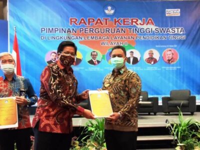 STIKES Bhakti Husada Bengkulu Raih Penghargaan dari LLDIKTI Wilayah II