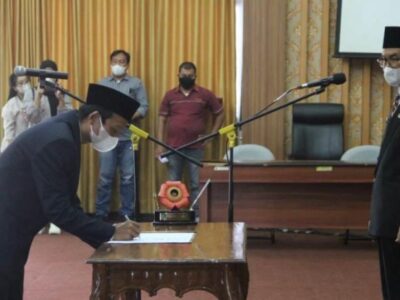 Sekda Hamka Lantik Hidi Christoper sebagai Anggota KIP Bengkulu