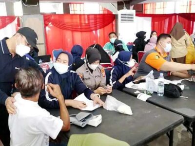 Dukung Pemerintah, Satgas Saber Pungli dan Kwarda Bengkulu Gelar Vaksinasi Massal
