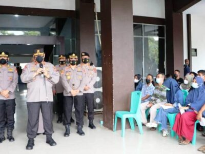 Pantau Vaksinasi Massal, Kapolda Ucapkan Terimakasih Kepada Masyarakat