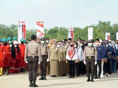 Disnakertrans Provinsi Bengkulu Gelar Apel Bendera Peringati Bulan K3 Nasional 2022