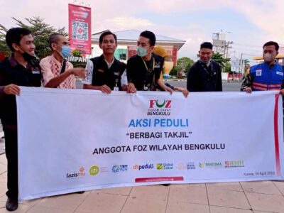 Forum Zakat Bengkulu Berbagi Takjil Ramadan