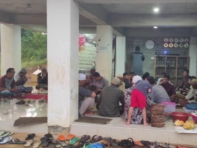 Pondok Pesantren Cahaya Sunnah Gelar Bakti Sosial