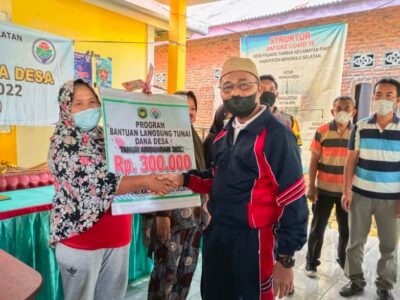 Pemdes Padang Tambak Salurkan BLT DD 2022 Tahap Pertama