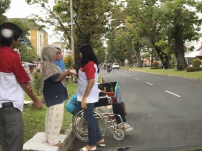 DPW LIRA Bengkulu Berbagi Takjil Keliling