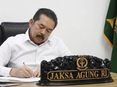 Tajam ke Atas, Humanis ke Bawah